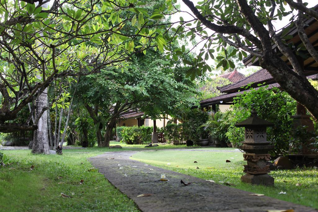 โรงแรมวิลล่าลาลู เซมินยัค ภายนอก รูปภาพ